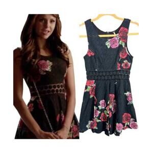 FREE PEOPLE Black Rose Daisy Chain Lace Mini Fit & Flare Dress Size 2